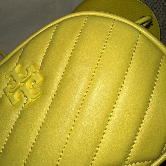 Tory Burch Kira Chevron Powder Coated Camera Bag- Size OS - Picture 6 of 16